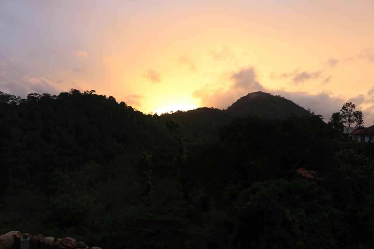 Sanatha Suwaya Villa Kandy Esterno foto